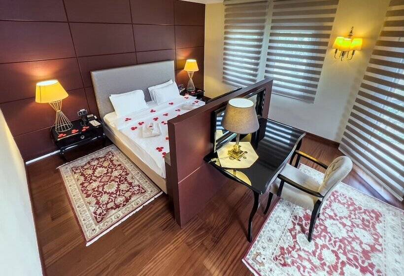 سوئیت پرزیدنت, Spa Hotel Colossae Thermal