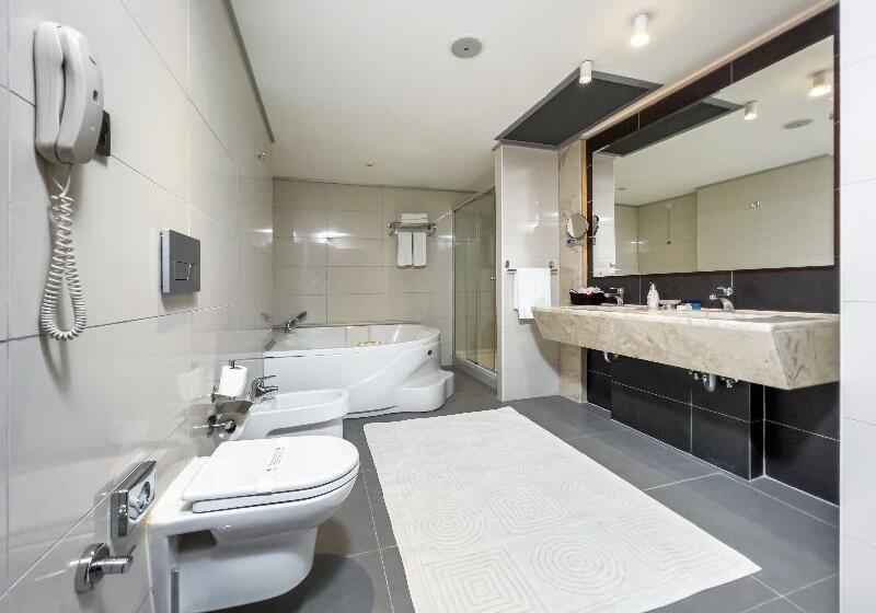 سوئیت پرزیدنت, Spa Hotel Colossae Thermal