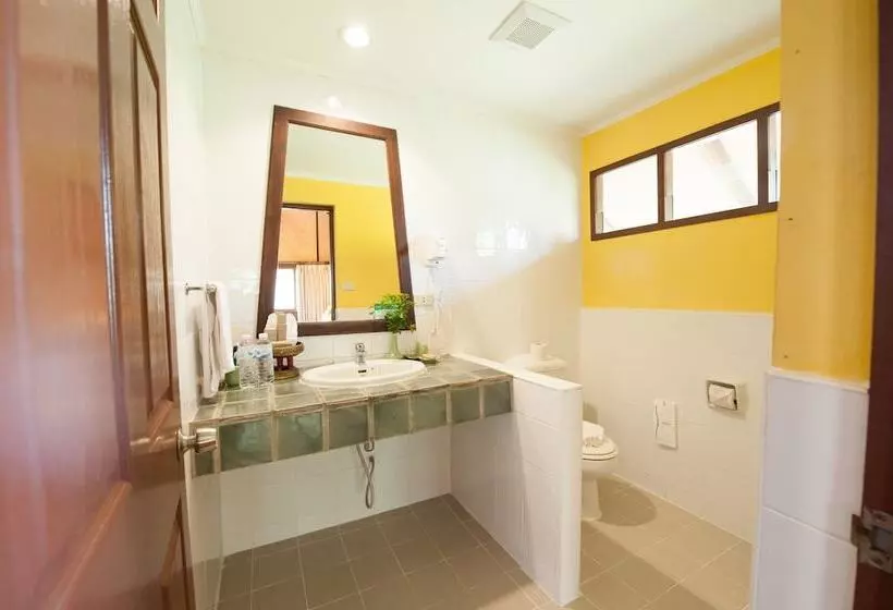 بانگلوی سوپریور, Pinnacle Samui Resort Sha Plus