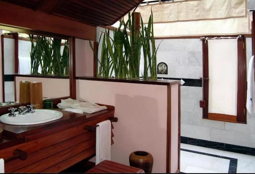 Deluxe Room Garden View, Sandoway Resort