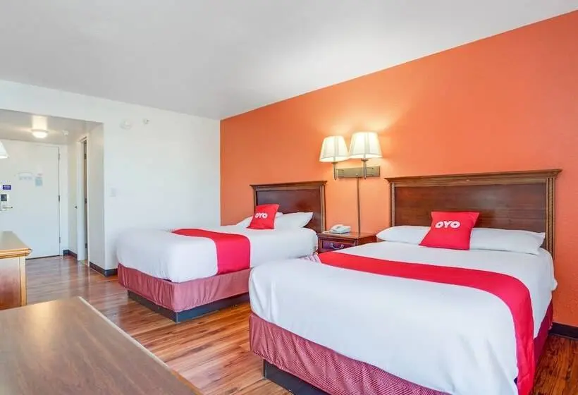 ２ダブルベッドのスタンダードルーム, Oyo Hotel Mona Lake Muskegon