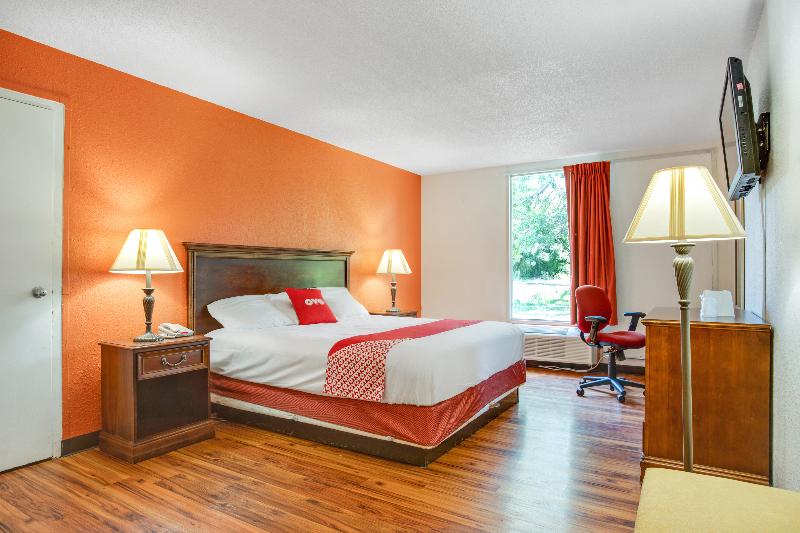 חדר סטנדרט עם מיטת קינג, Oyo Hotel Mona Lake Muskegon