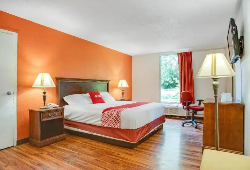 身障者適用キングサイズベッドルーム, Oyo Hotel Mona Lake Muskegon