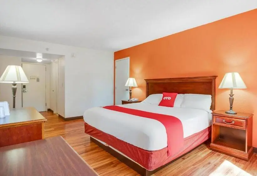 身障者適用キングサイズベッドルーム, Oyo Hotel Mona Lake Muskegon