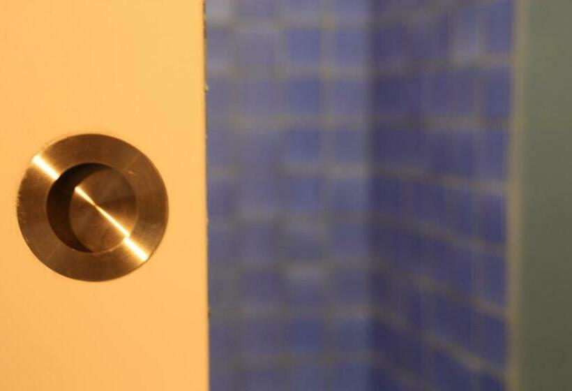 חדר סטנדרט, Can Carol