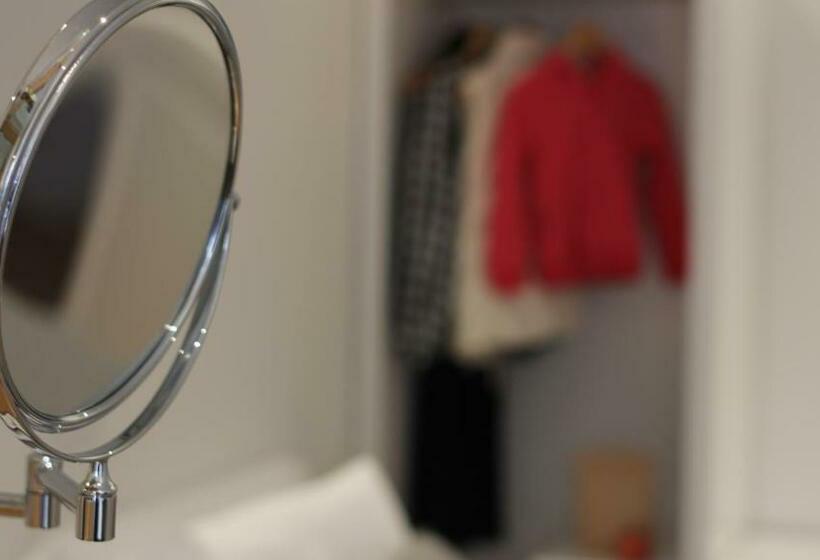 חדר סטנדרט, Can Carol