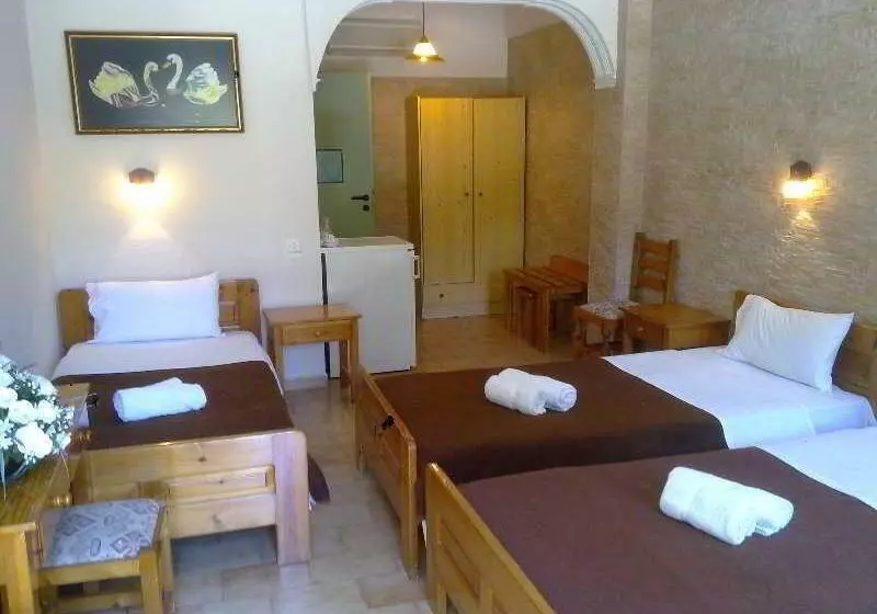 Chambre Quadruple Standard, Dimitris Villa