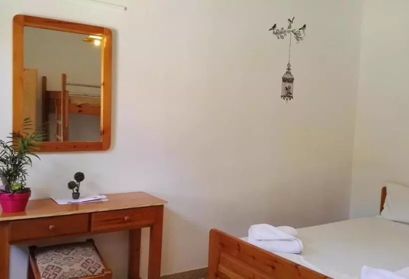 Chambre Quadruple Standard, Dimitris Villa