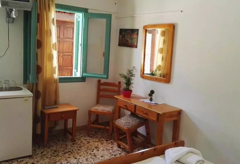 Chambre Quadruple Standard, Dimitris Villa