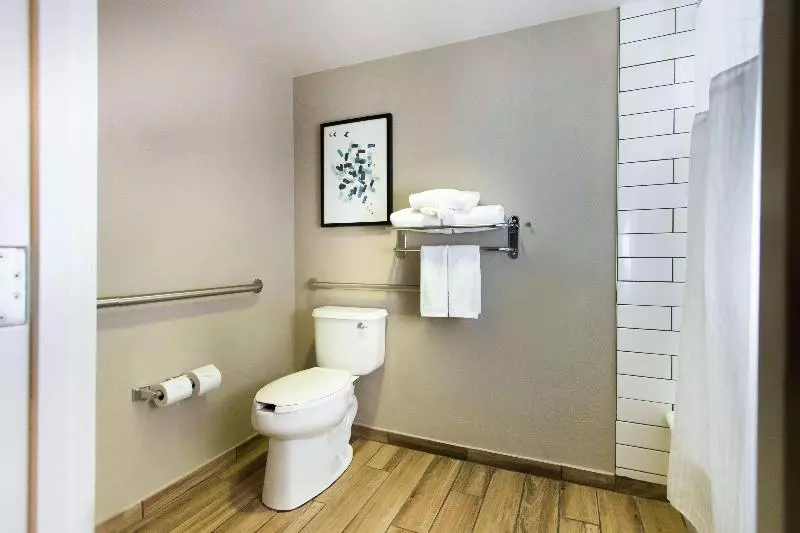 キングサイズベッドのスタンダードルーム, Doubletree Resort By Hilton Grand Key   Key West