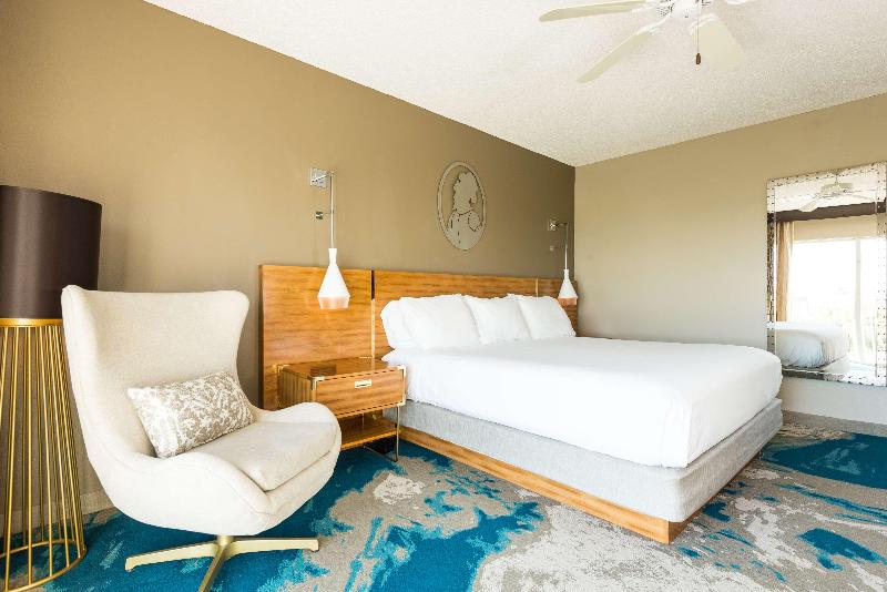 キングサイズベッドのスタンダードルーム, Doubletree Resort By Hilton Grand Key   Key West