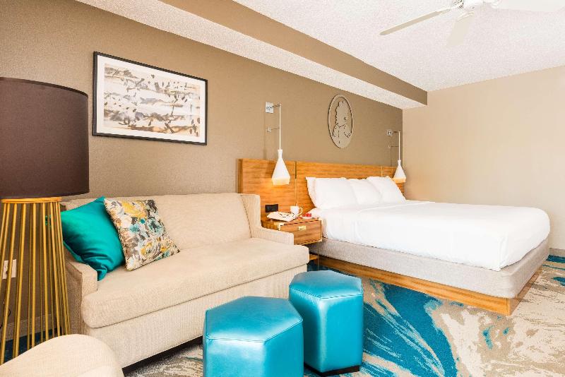 キングサイズベッドのスイートルーム, Doubletree Resort By Hilton Grand Key   Key West