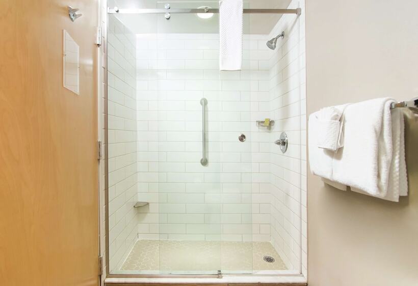 Standard-huone Allasnäkymä, Doubletree Resort By Hilton Grand Key   Key West