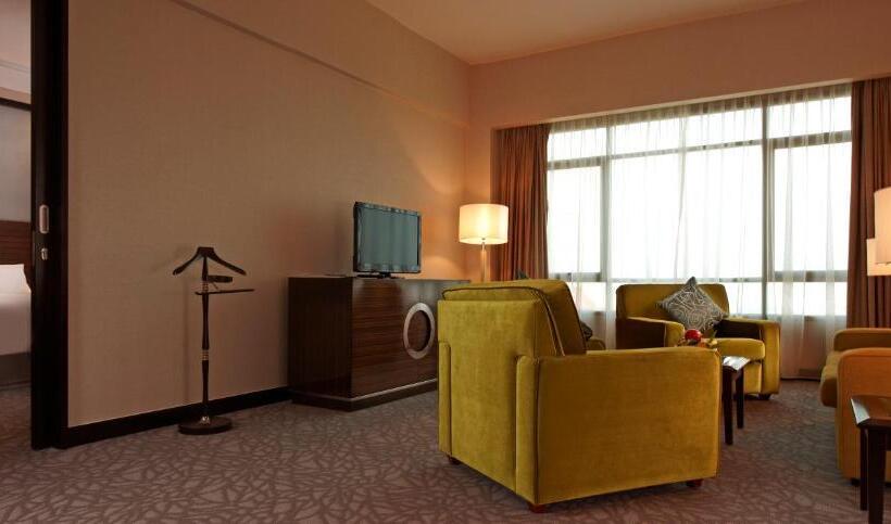Номер Deluxe, Eastin Hotel Kuala Lumpur