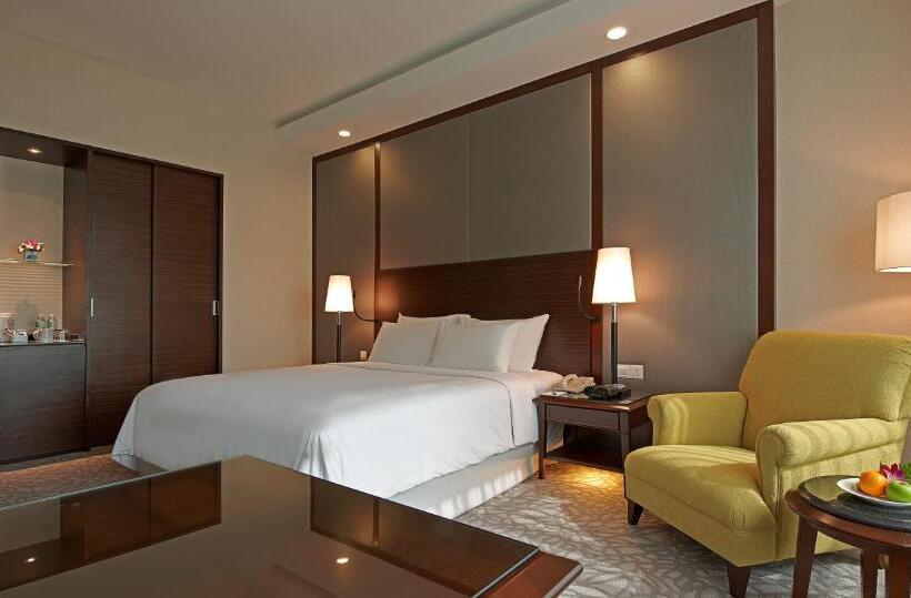 Номер Deluxe Кровать Кинг, Eastin Hotel Kuala Lumpur