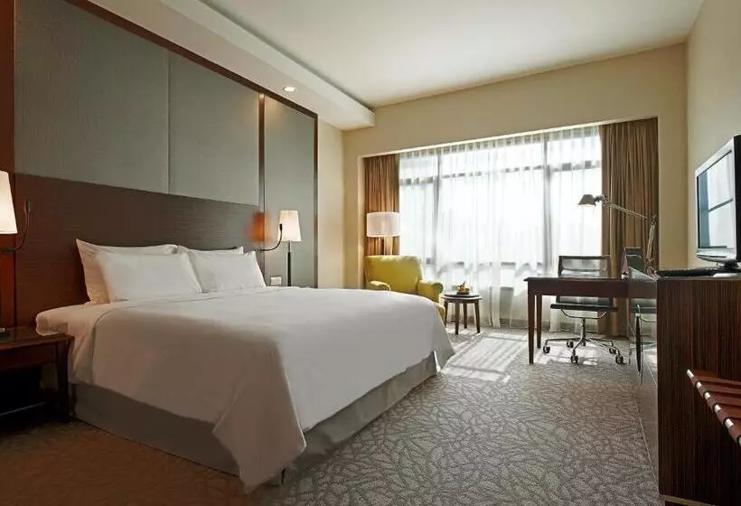 اتاق لوکس با تخت بزرگ, Eastin Hotel Kuala Lumpur