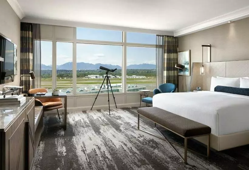 اتاق استاندارد با تخت بزرگ, Fairmont Vancouver Airport Interminal