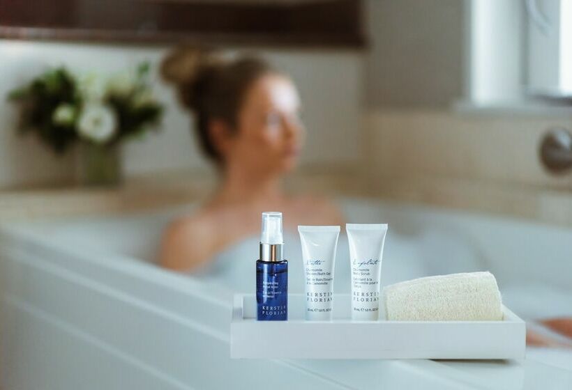 غرفة قياسية سرير كينج, Fairmont Vancouver Airport Interminal