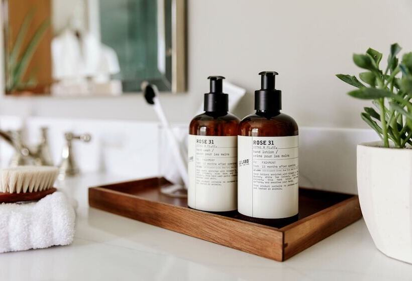 غرفة قياسية سرير كينج, Fairmont Vancouver Airport Interminal