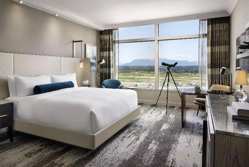 اتاق استاندارد با چشم‌انداز, Fairmont Vancouver Airport Interminal