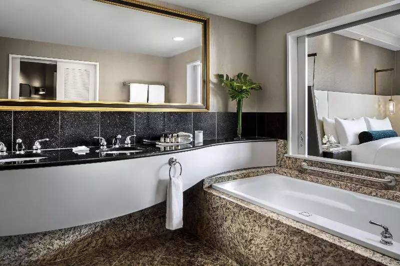 اتاق استاندارد با چشم‌انداز, Fairmont Vancouver Airport Interminal