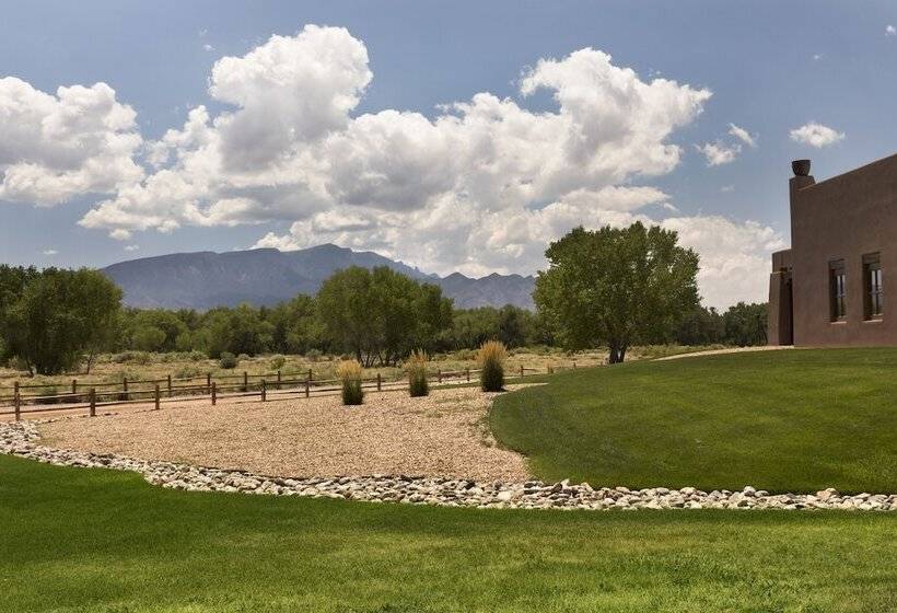 جناح, Hyatt Regency Tamaya South Santa Fe