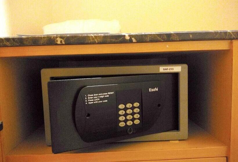 Номер Deluxe, Lao Plaza