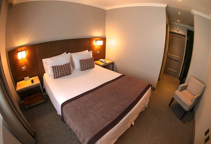 חדר סטנדרט, Martín Gusinde