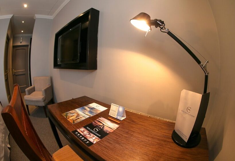 חדר סטנדרט, Martín Gusinde