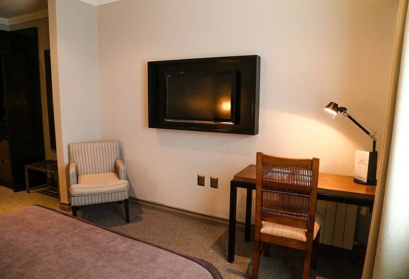 חדר סטנדרט, Martín Gusinde