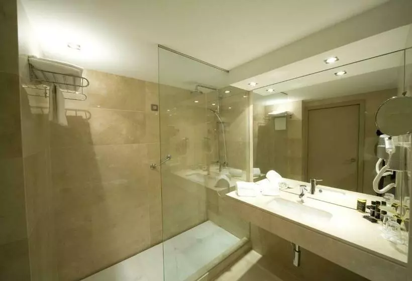اتاق خانوادگی, Porta do Sol Conference & Spa