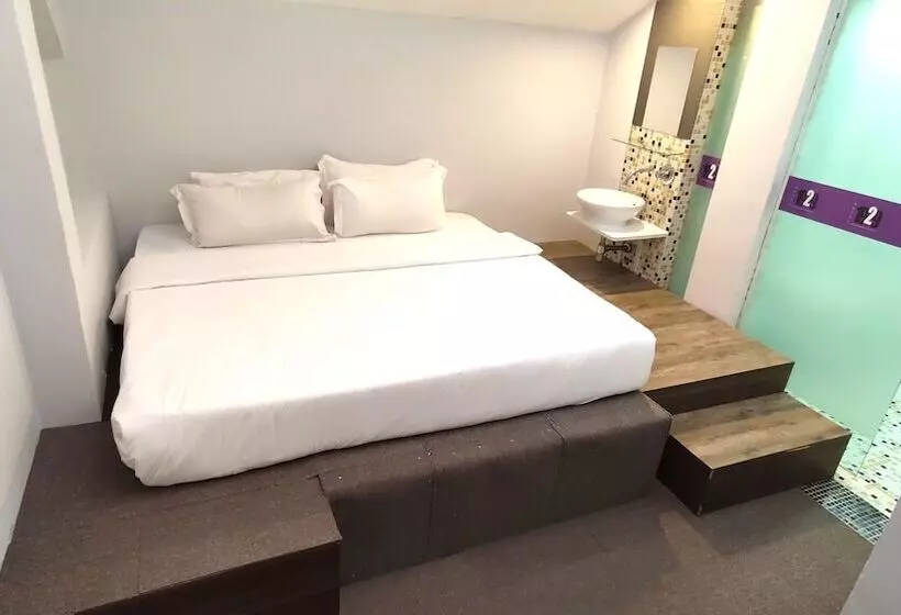 Standard Room King Size Bed, 1929