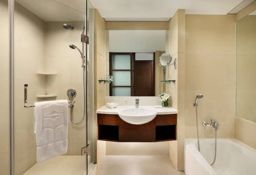 Номер Deluxe, Shangri La Qingdao   May Fourth Square