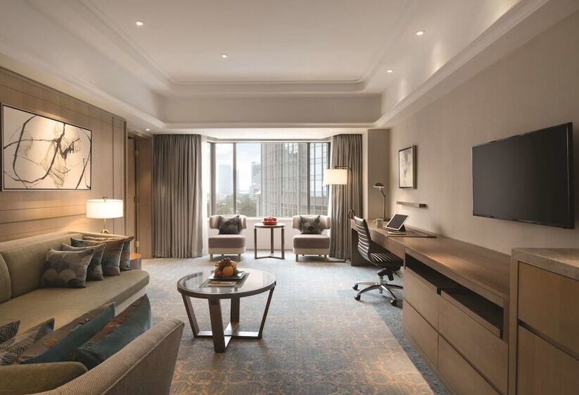 سوییت اجرایی, Shangri La Qingdao   May Fourth Square