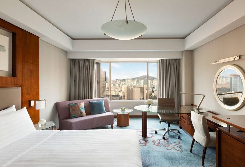 Номер Deluxe, Shangri La Qingdao   May Fourth Square