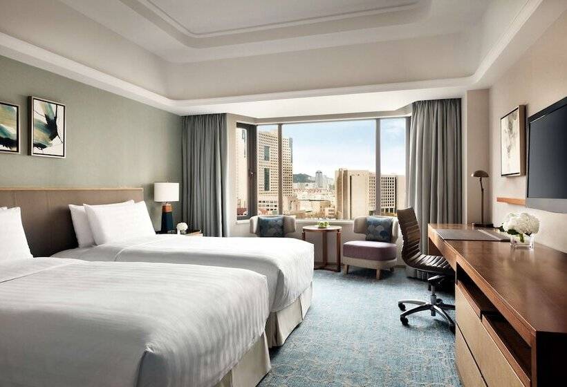 Номер Deluxe, Shangri La Qingdao   May Fourth Square
