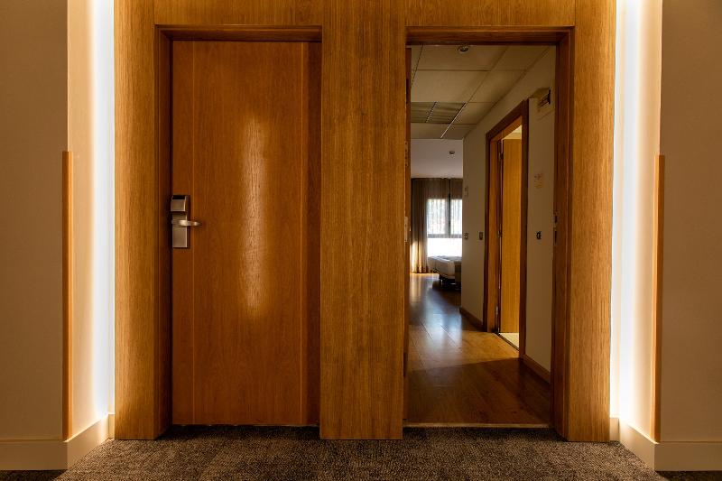 غرفة قياسية, Vertice Indalo Almeria