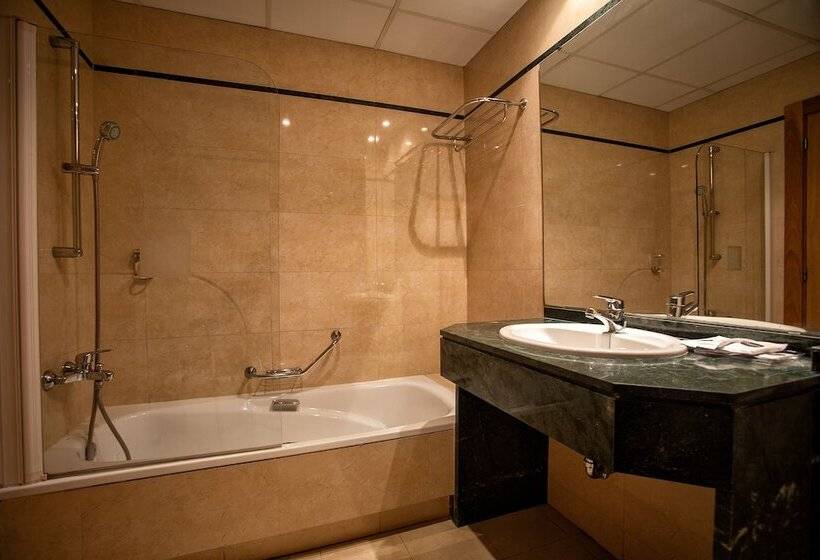 غرفة قياسية, Vertice Indalo Almeria