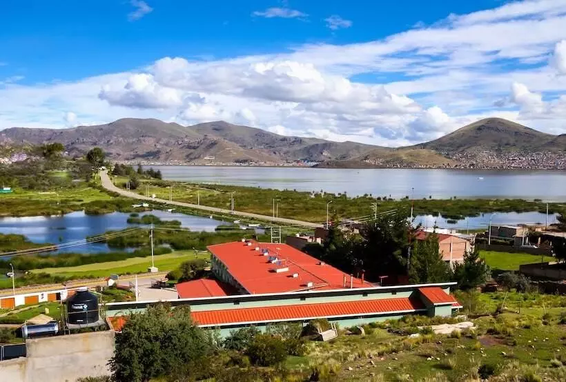 اتاق سوپریور, Lake Titicaca