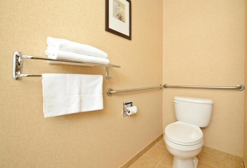 شقة غرفة واحدة, Yellowstone West Gate