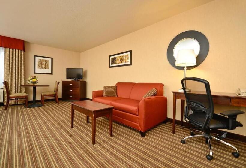 شقة غرفة واحدة, Yellowstone West Gate