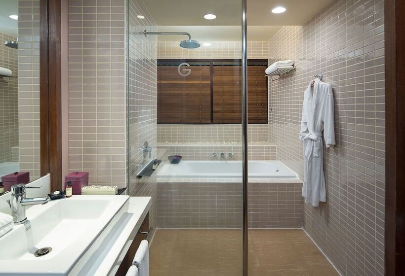 اتاق استاندارد با بالکن, Pullman Pattaya Hotel G