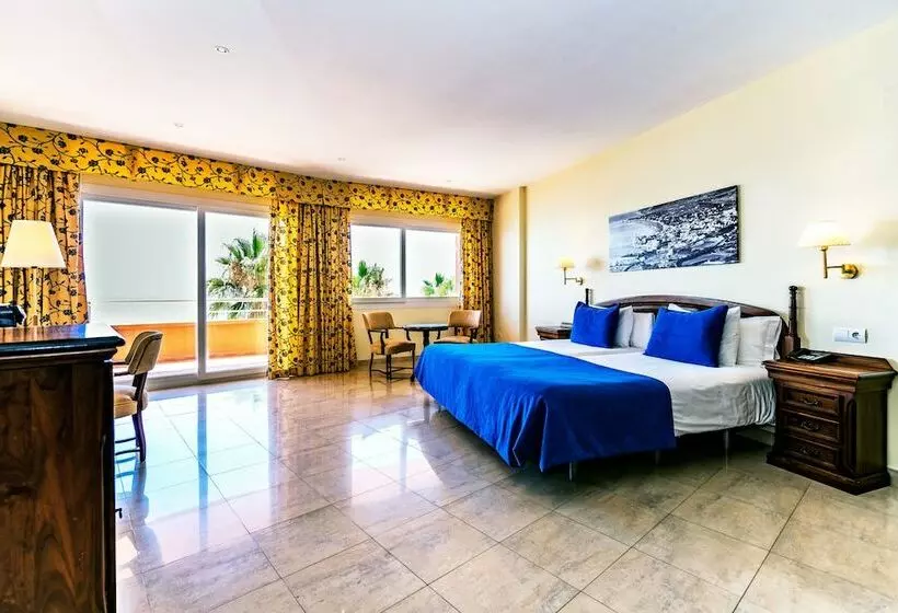 اتاق سوپریور با چشم‌انداز دریا, Sunway Playa Golf & Spa Sitges