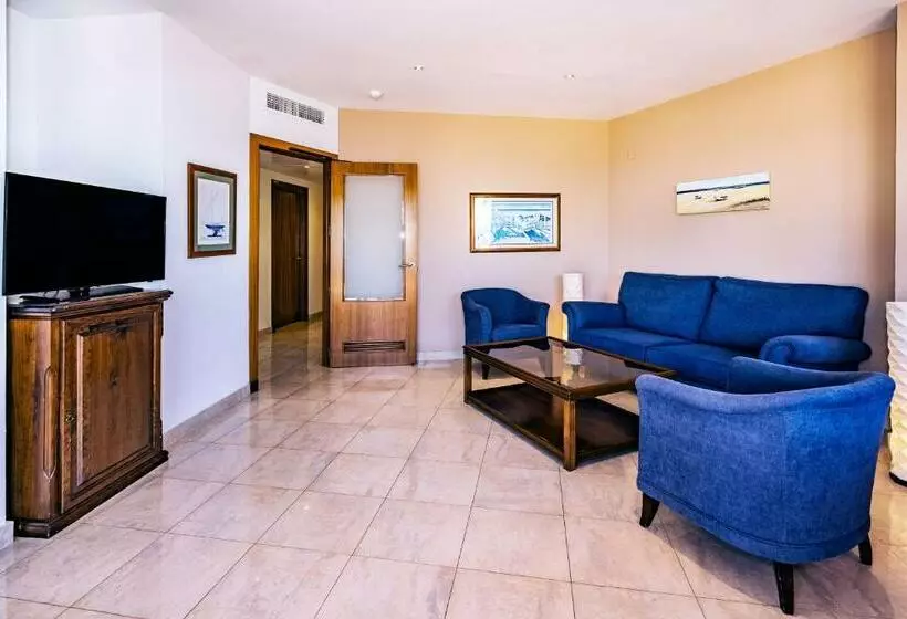 سوییت با چشم‌انداز دریا, Sunway Playa Golf & Spa Sitges