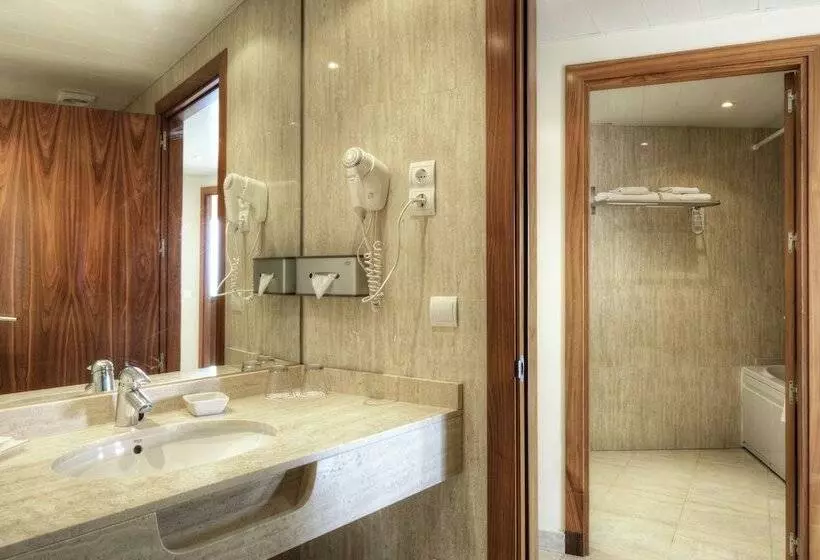 سوییت با چشم‌انداز دریا, Sunway Playa Golf & Spa Sitges