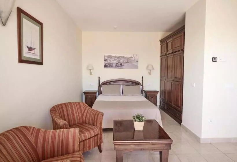 استودیو استاندارد با چشم‌انداز استخر, Sunway Playa Golf & Spa Sitges