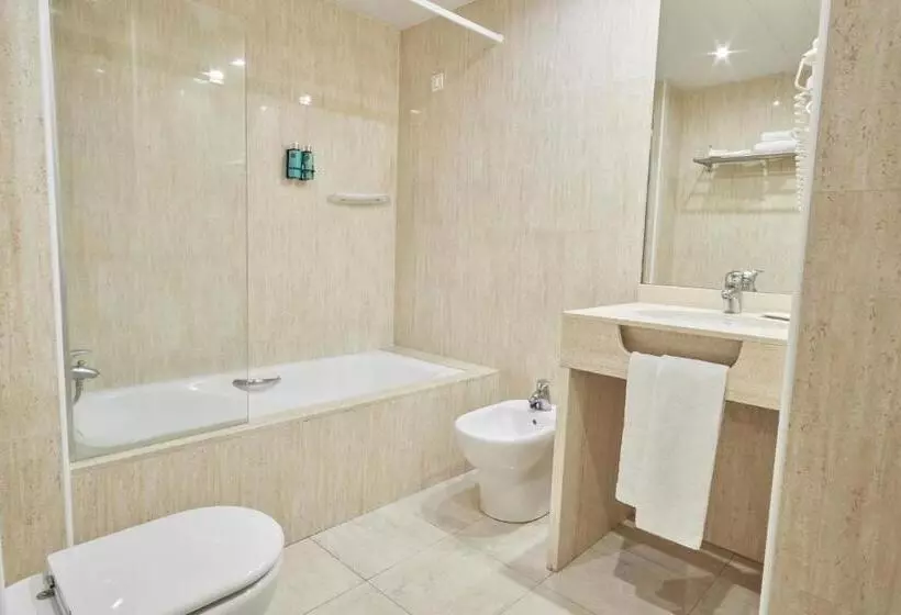 Family flat with sea view, Sunway Playa Golf & Spa Sitges