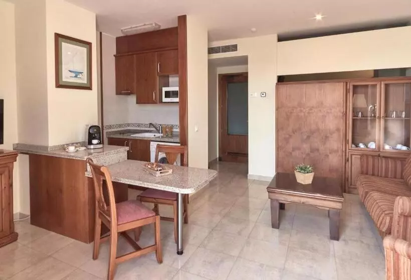 Family flat with sea view, Sunway Playa Golf & Spa Sitges