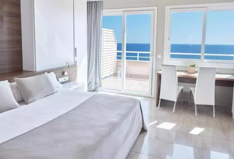 سوییت جونیور با چشم‌انداز دریا, Sunway Playa Golf & Spa Sitges