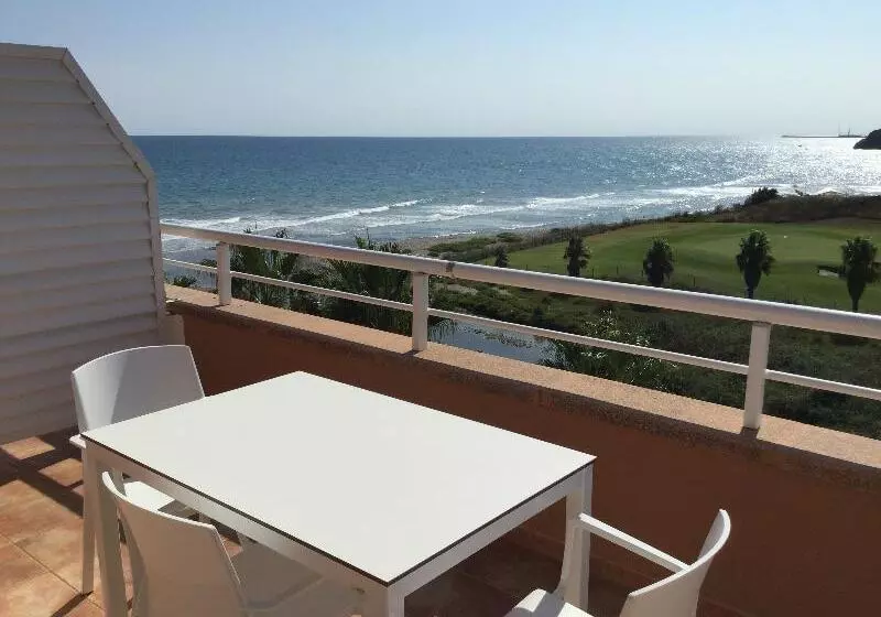 سوییت جونیور با چشم‌انداز دریا, Sunway Playa Golf & Spa Sitges